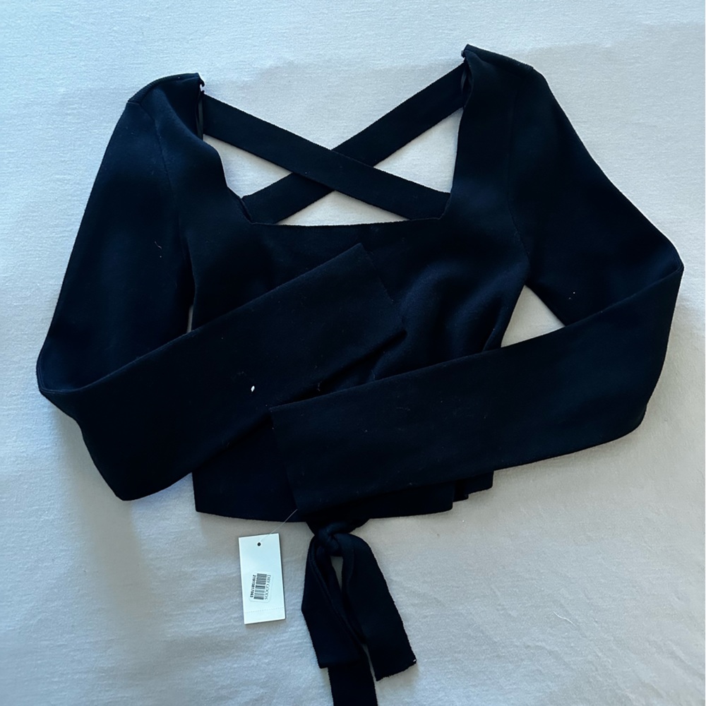 Crop sweater. Tie back